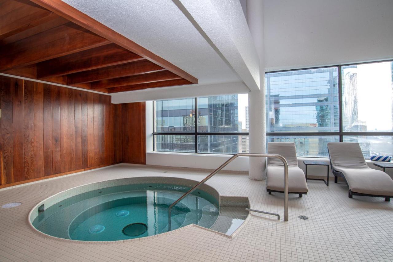 Sandman Signature Edmonton Downtown Hotel Exterior photo