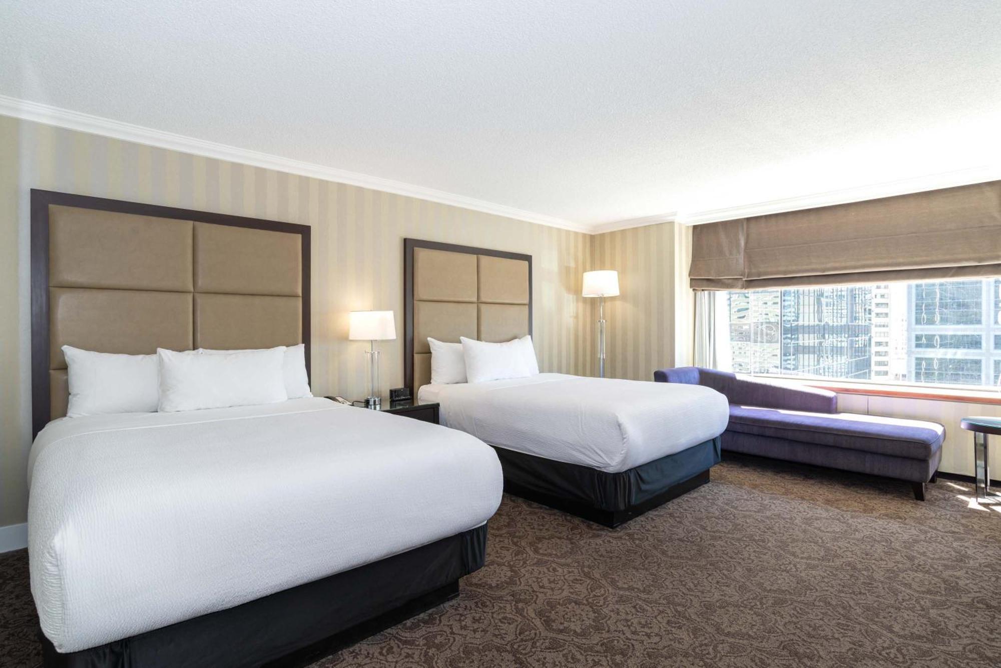 Sandman Signature Edmonton Downtown Hotel Exterior photo