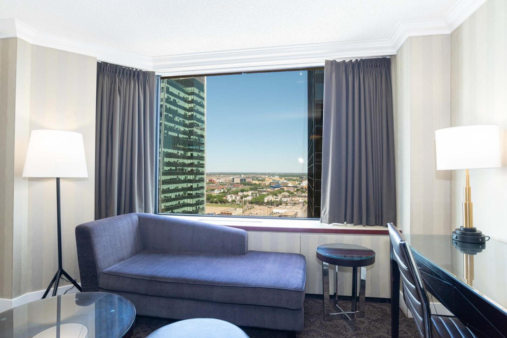 Sandman Signature Edmonton Downtown Hotel Exterior photo