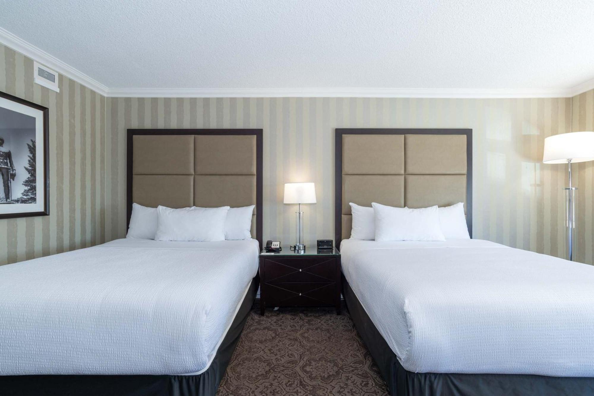 Sandman Signature Edmonton Downtown Hotel Exterior photo