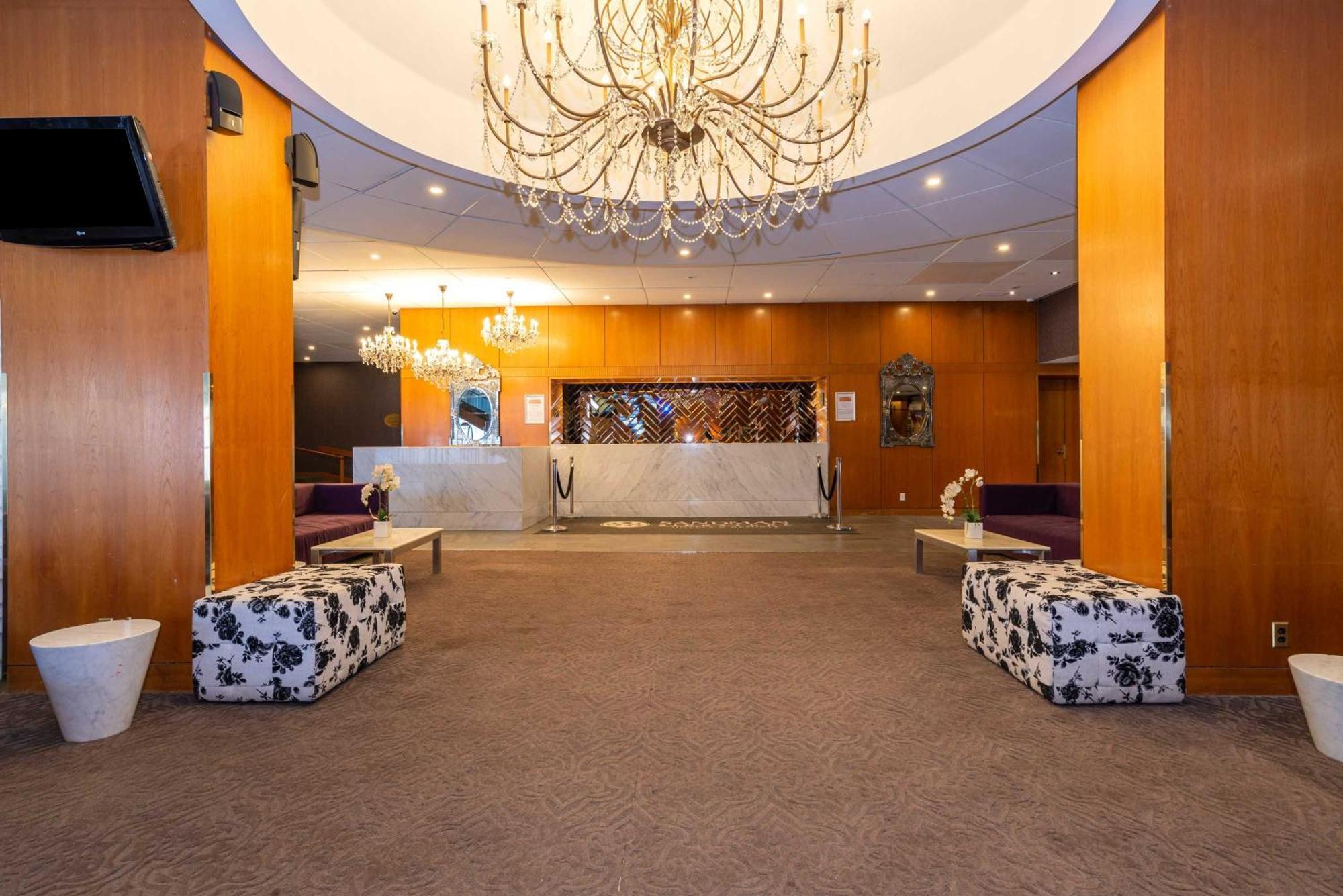 Sandman Signature Edmonton Downtown Hotel Exterior photo