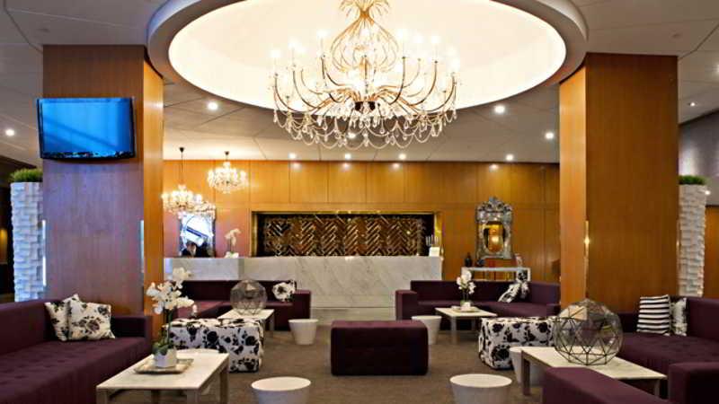 Sandman Signature Edmonton Downtown Hotel Interior photo